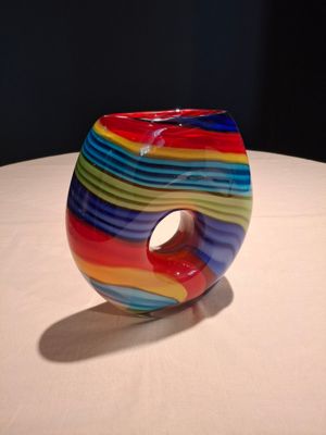 MURANO, Dans le goût de Vase en verre soufflé en forme d'ann…