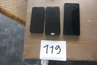 3 téléphones portables de marques APPLE, SAMSUNG et ONE+ - 83339406-119 ...