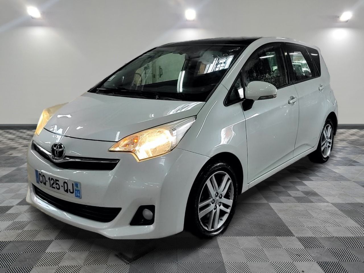 TOYOTA - VERSO-S 90 D-4D FAP LOUNGE - GO - Mise en service: …
