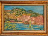 une peinture à l'huile représentant un voilier sur une rivière, devant un village
