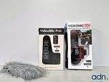 deux boîtes de Videomic Pro et un micro Rode posés sur une table
