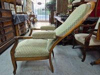 Fauteuil Voltaire garni de velours à dossier inclinable (photo 2)