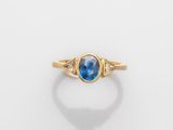 Bague ovale en saphir bleu et diamant