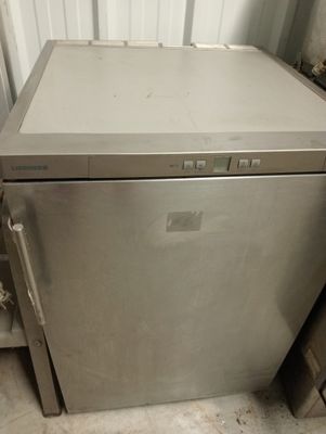 Vente volontaire (18% TTC), sur désignation.