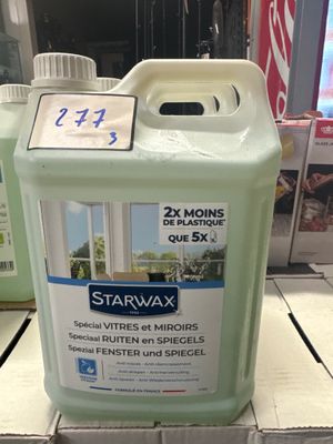 un flacon de Starwax exposé dans un magasin