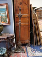 Porte torchère en bois sculpté et peint à décor de feuilles … (photo 3)