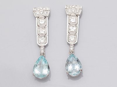 Paire de boucles d'oreilles Art Déco en platine, à décor géo…