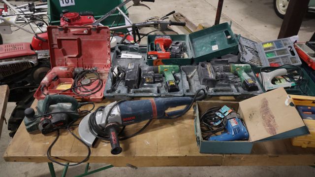 Lot d’outillage électroportatif : perceuse Hilti TS12, rabot Bosc...