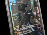 une image d'une carte Pokémon dans un étui en plastique