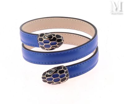 bracelet en cuir bleu avec fermoir en forme de serpent noir et argenté