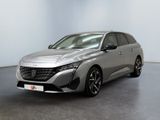 La nouvelle Honda Clarity 2021 est exposée dans un showroom