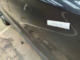 a sticker on the side of a car that says vaunto