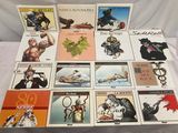 un grand nombre de livres posés sur une table