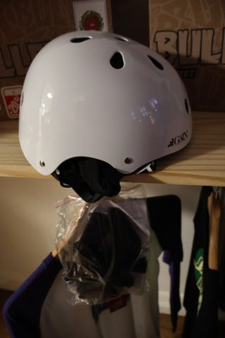 GAIN PROTECTION – Casque The Sleeper gloss white XS/S. Neuf. Poss...