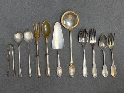 PIèces de service en métal argenté, divers modèles