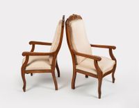 Paire de fauteuils d'enfant en bois naturel mouluré et sculp… (photo 2)