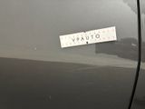 a sticker on the side of a car that says vauto