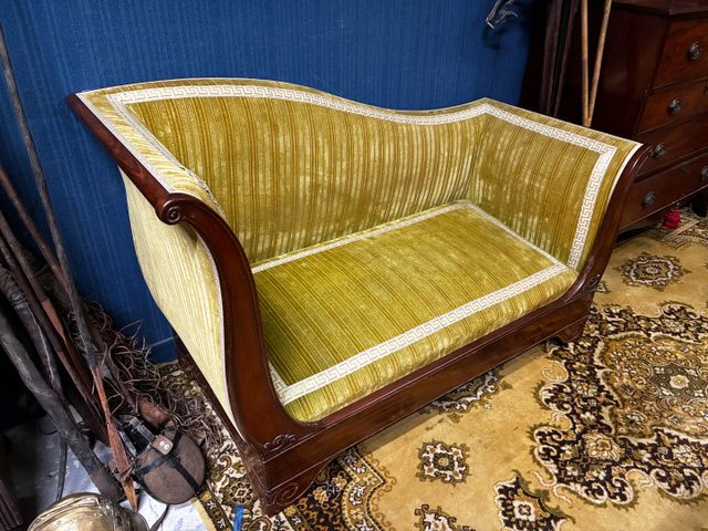 Méridienne en acajou d'époque Restauration, garni de tissu rayé v...