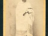 une vieille photo en noir et blanc représentant un homme coiffé d'un turban