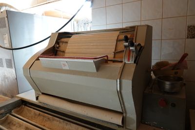 an image of a machine that is in a kitchen