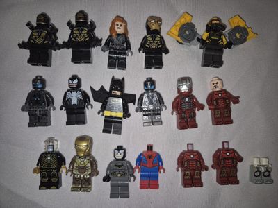 a lot of legos that are on a table