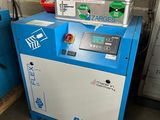 l'image d'une machine installée dans un garage