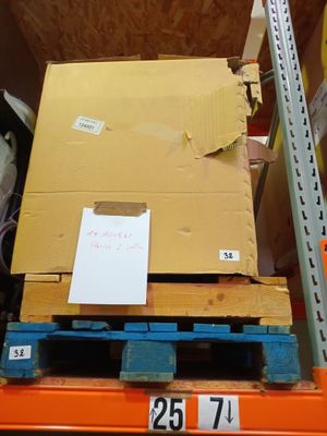 1 tour réfrigéré inox à deux portes (neuf, en carton, sur ra…