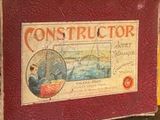 une photo d'un livre sur la construction posé sur une table