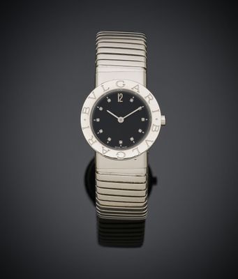 une montre Bulga pour femme, avec cadran noir et lunette sertie de diamants