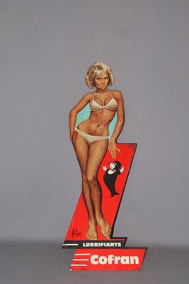 une affiche représentant une femme en bikini