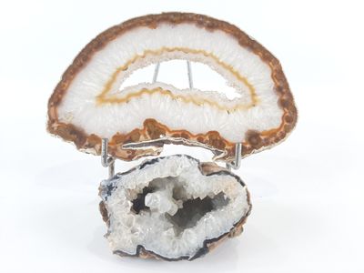 an image of a ring with a slice of agate on it