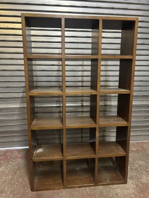 Grande étagère en bois massif à 15 cases sur trois rangées