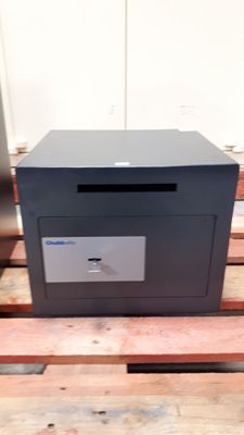 PETIT COFFRE-FORT ouvrant à une porte à ouverture par clé - Photo 1