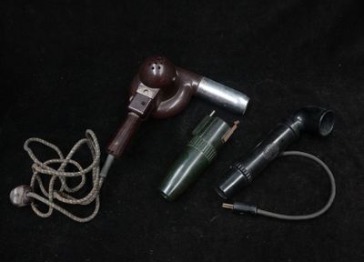 TORNADO & THERMOR - Deux sèche-cheveux en bakélite, on joint…