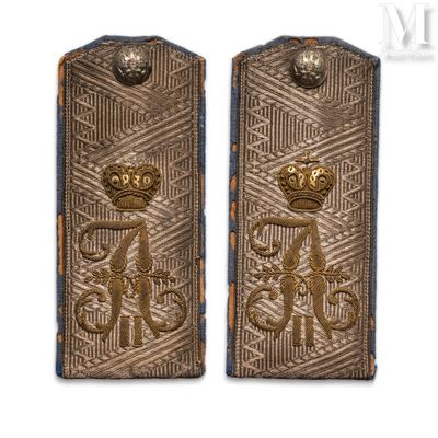 pair of british army shoulder boards with gold and silver decoration