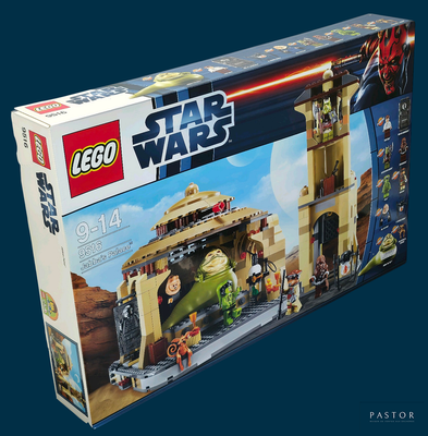 a box with a lego star wars set inside of it