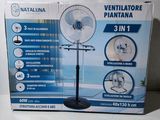une boîte sur laquelle est posé un ventilateur