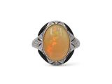 une bague en oplite et diamants