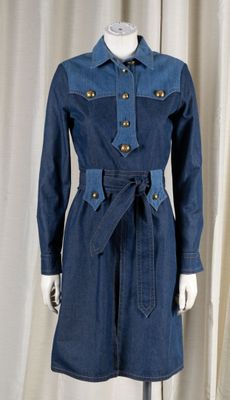 GUCCI Robe en denim brut à deux tonalités, col, simple bouto… - Photo 1