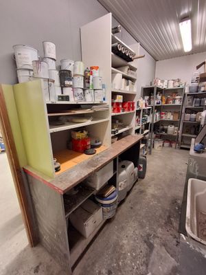 Stock peinture et diluant divers neuf et entamé.