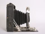 an old camera that is sitting on top of a table