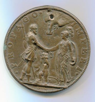 gros plan d'une pièce de monnaie sur une surface blanche avec un fond blanc