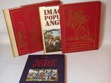 trois livres posés sur une surface blanche ; l'un est rouge et l'autre est bleu