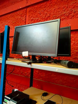 2 Ecrans Asus 22' Non Testes EN L'Etat