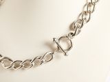 silver chain necklace with a clasp on a mannequin mannequin mannequin mannequin mannequin mannequin mannequin mannequin