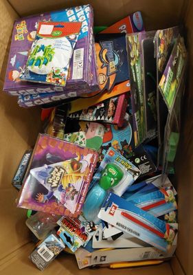 lot d'environs 120 articles de Solderie neuf