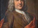 un tableau représentant un homme vêtu d'un manteau marron et tenant un tissu rouge