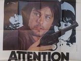 une affiche de cinéma pour attirer l'attention : « Les enfants regardent »
