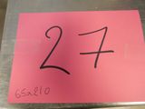 un panneau rose sur lequel est inscrit le chiffre vingt