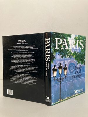 la quatrième de couverture d'un livre sur laquelle figure l'image d'un lampadaire